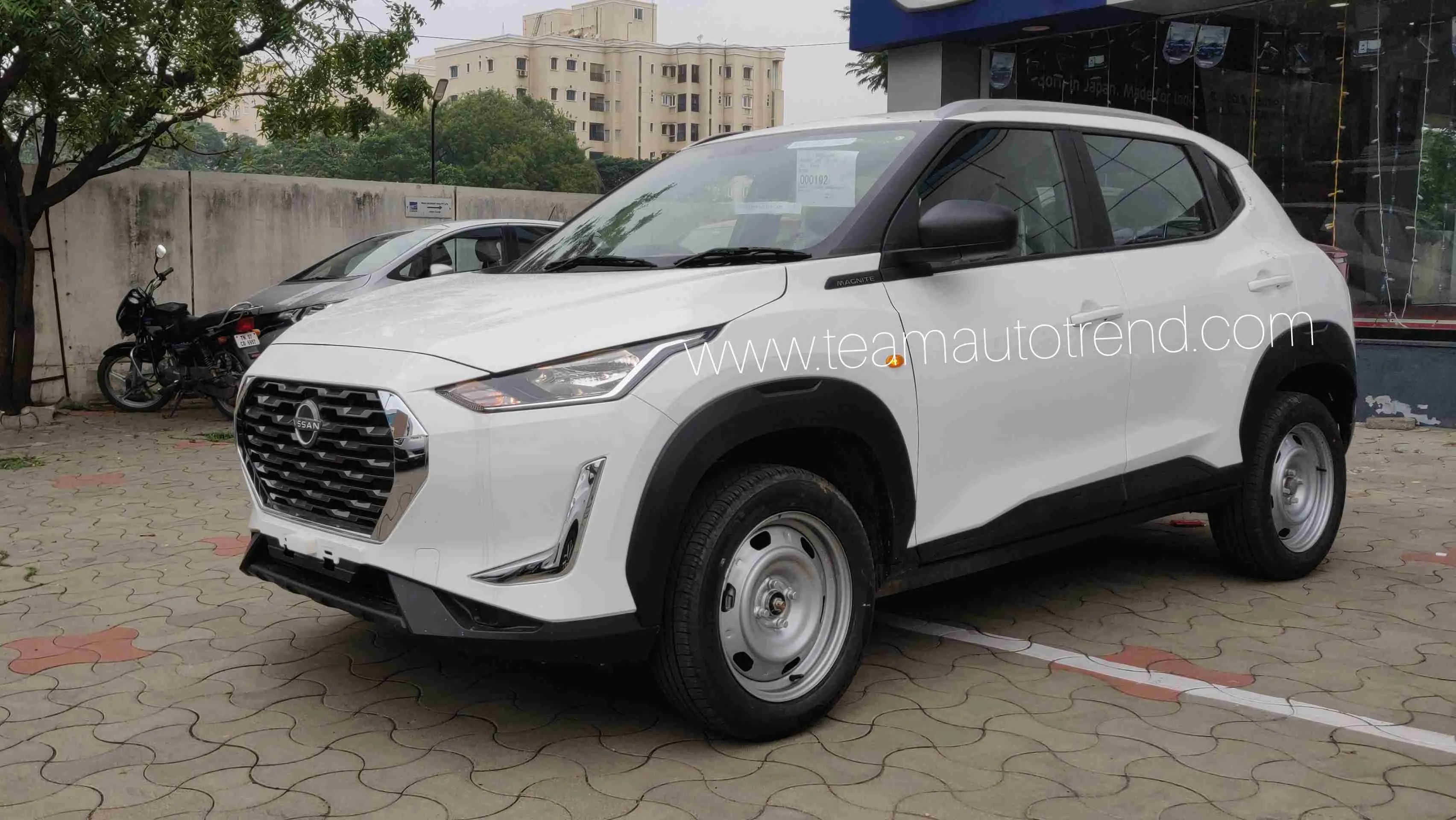 Nisaan Magnite XE Base Variant - Better Alternative for Hatchbacks?