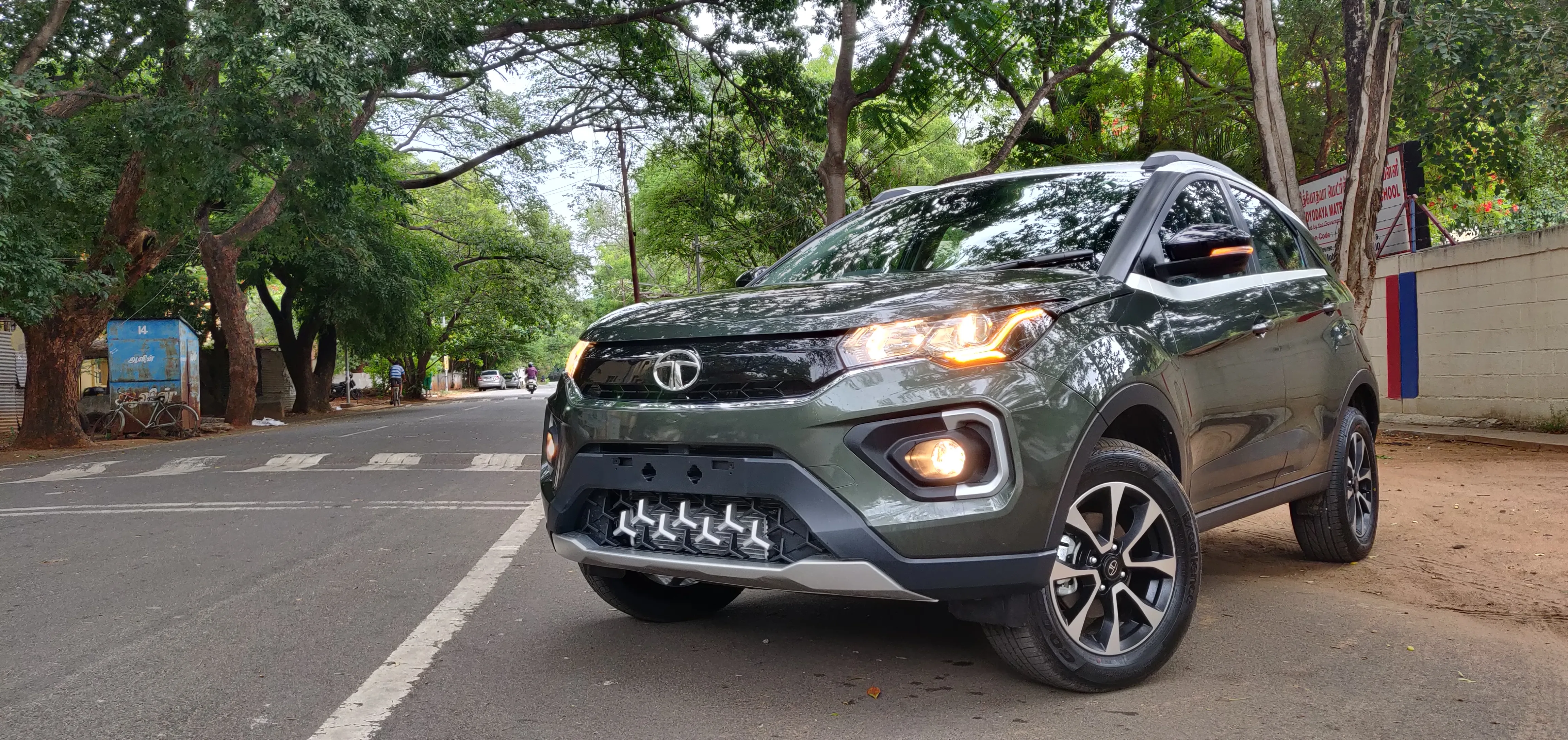 Tata Nexon XM(S) launched most value for money variant with a sunroof priced at Rs 8.36 Lakh